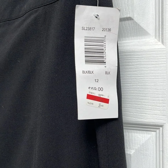 NWT Black Pleated Bottom Skirt Size 12 - Picture 4 of 7